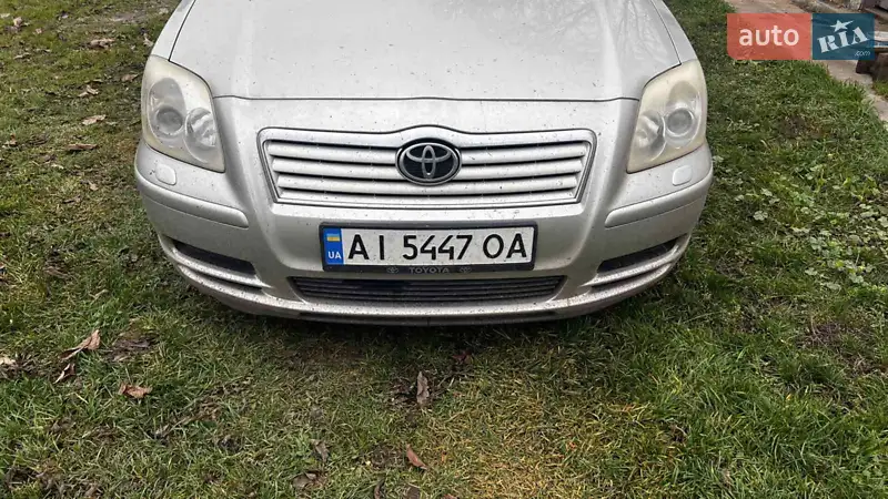 2003 toyota avensis