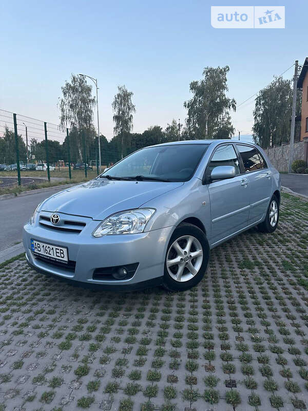2004 toyota corolla