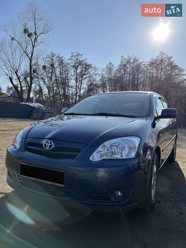2005 toyota corolla