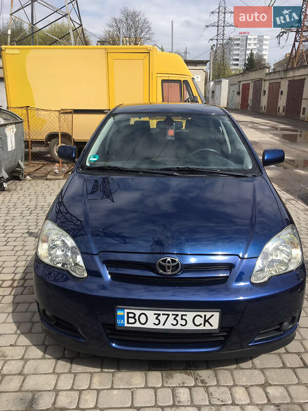 2004 toyota corolla