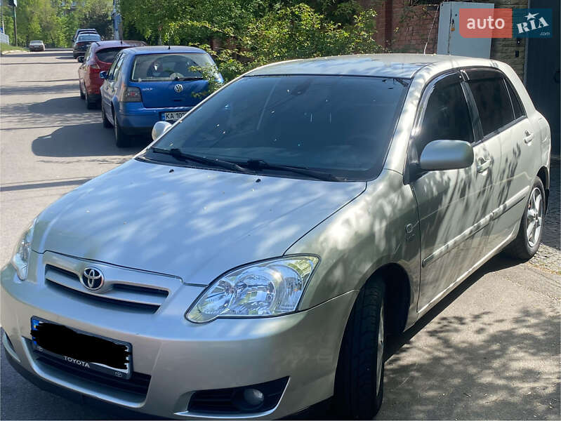 2005 toyota corolla