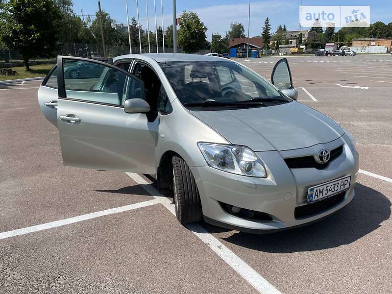 2007 toyota auris