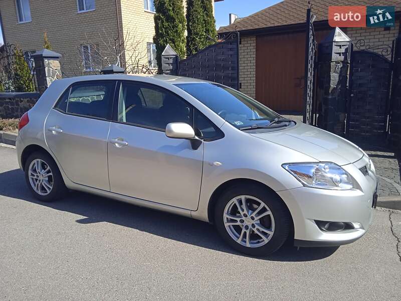 2009 toyota auris
