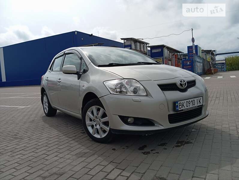 2007 toyota auris