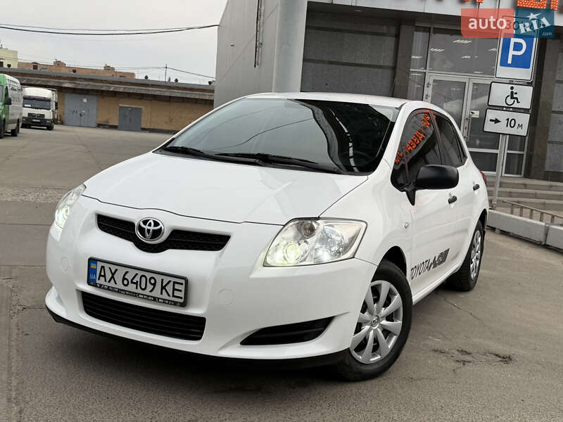 2008 toyota auris