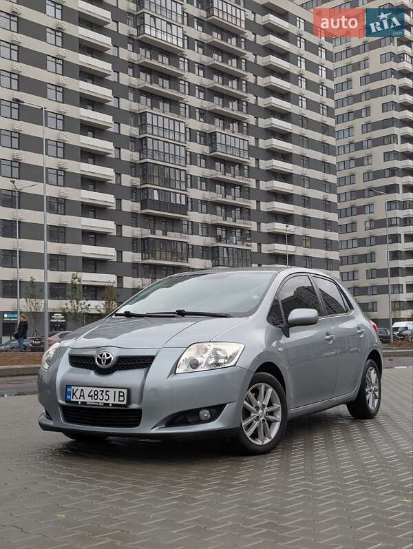 2008 toyota auris