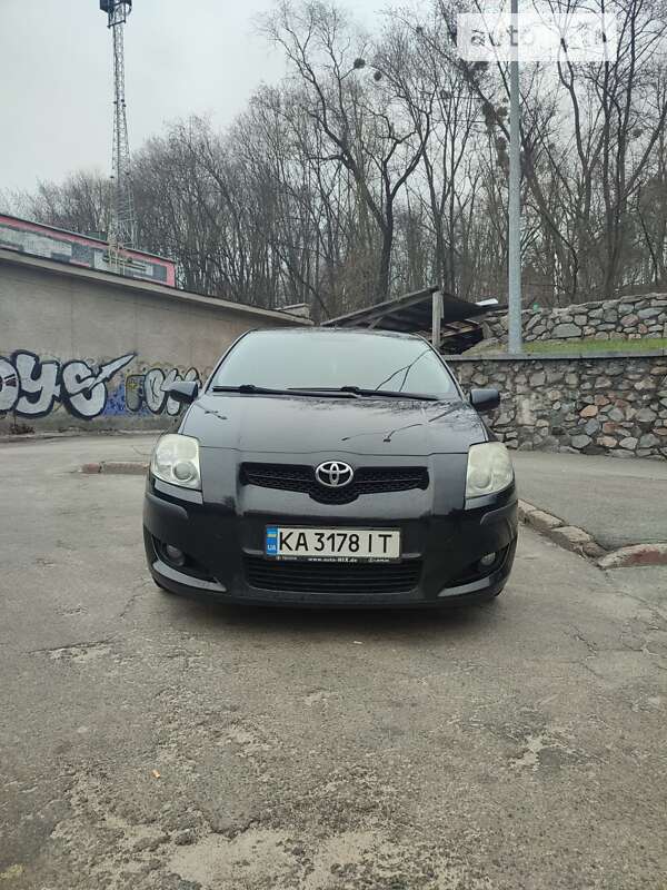 2009 toyota auris