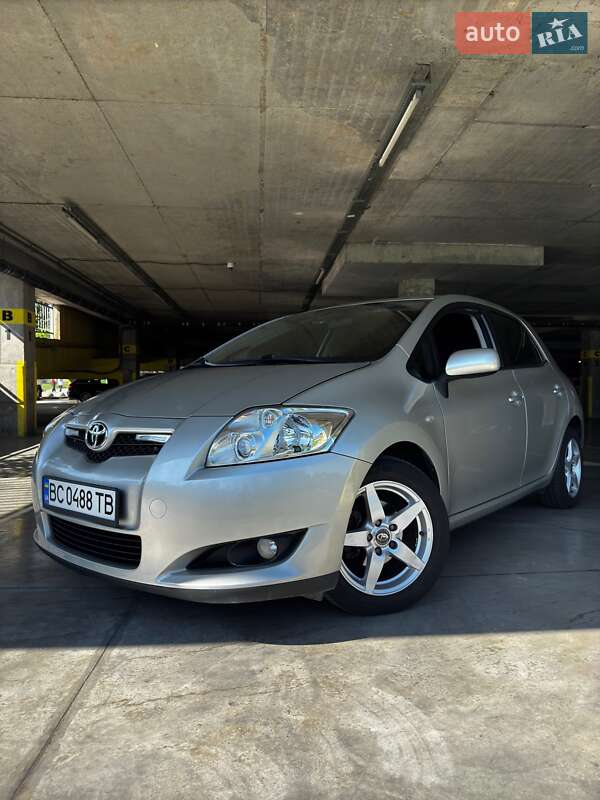 2009 toyota auris