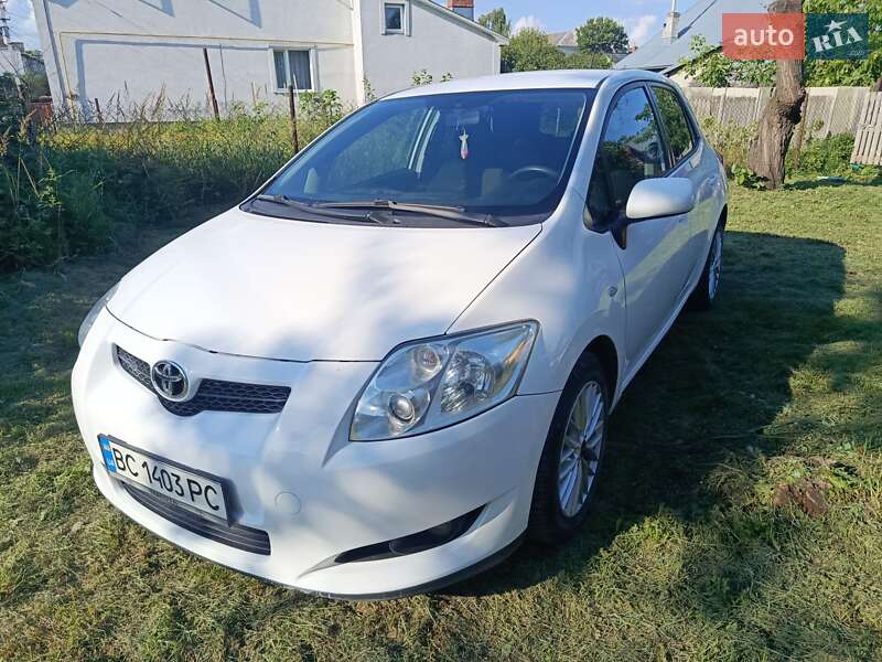 2009 toyota auris