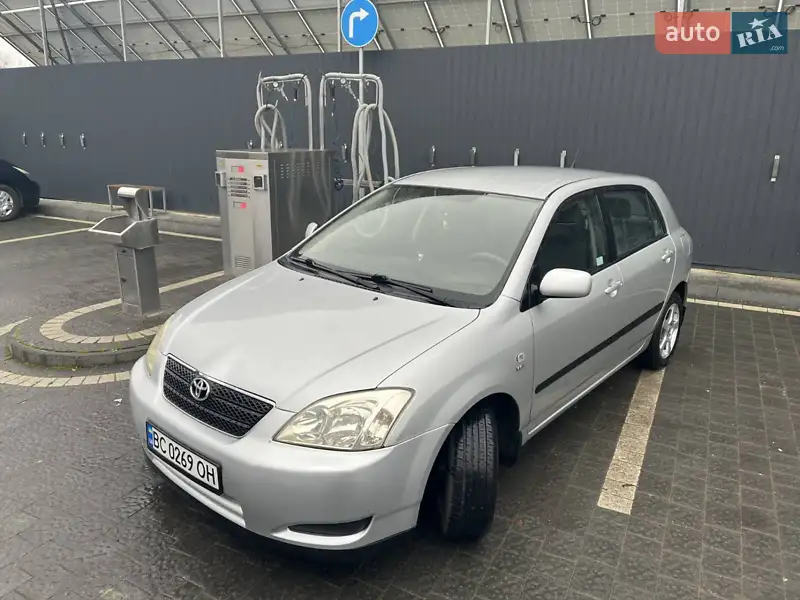 2004 toyota corolla