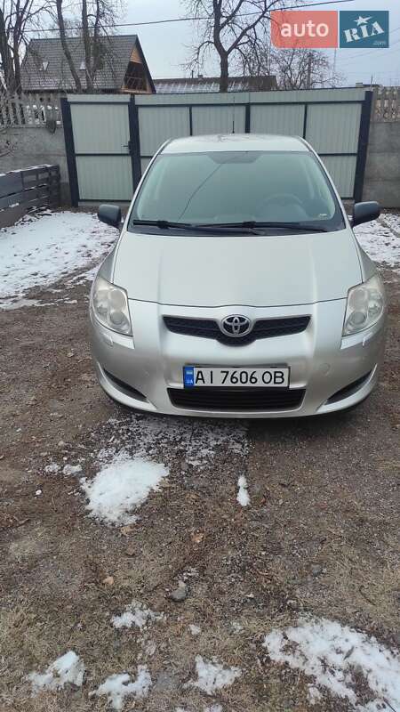 2008 toyota auris