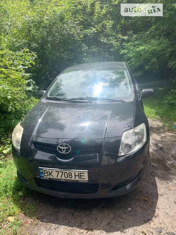 2008 toyota auris