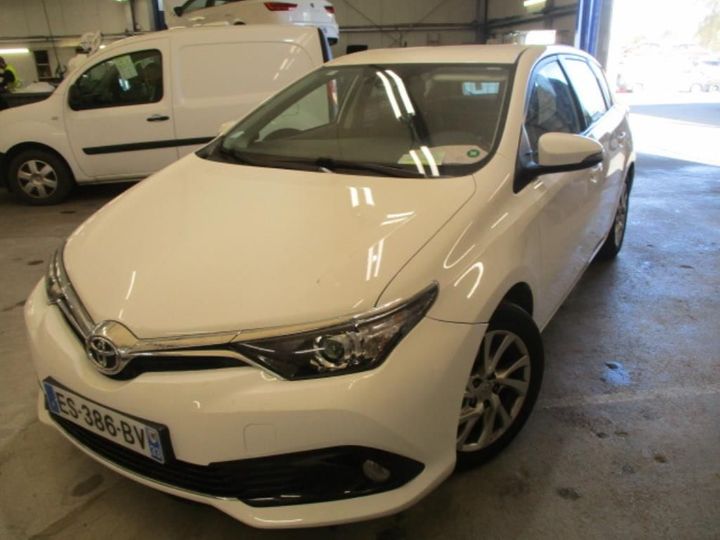 2017 toyota auris