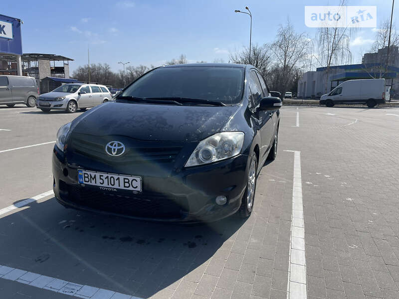 2010 toyota auris