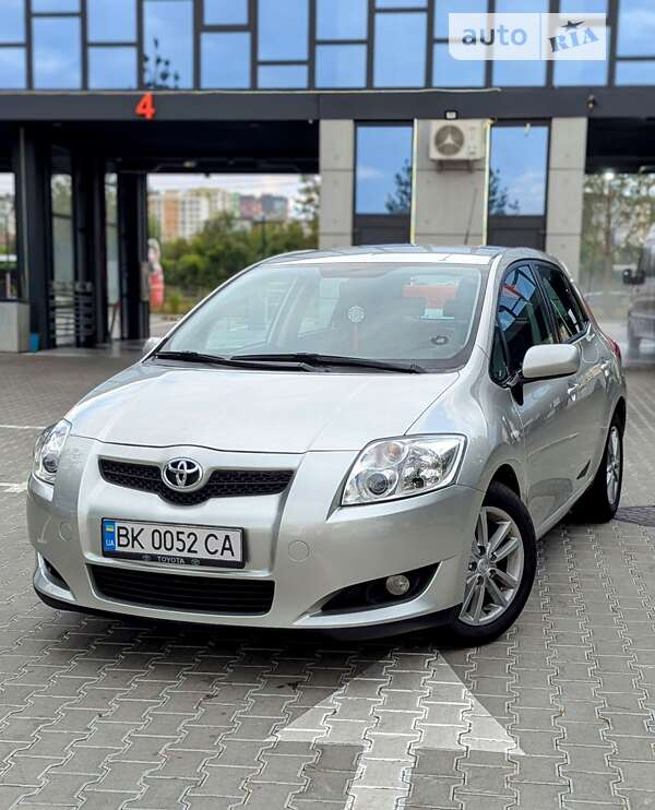2009 toyota auris