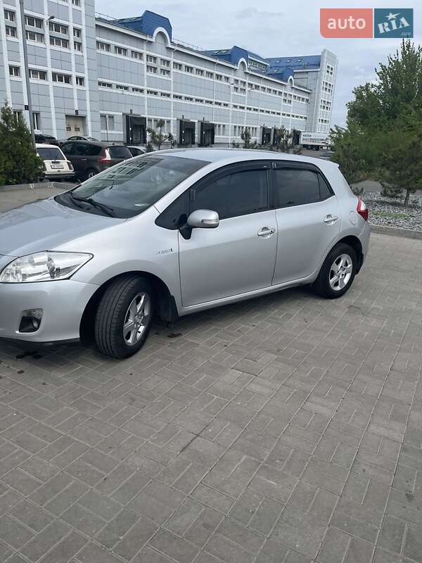 2012 toyota auris