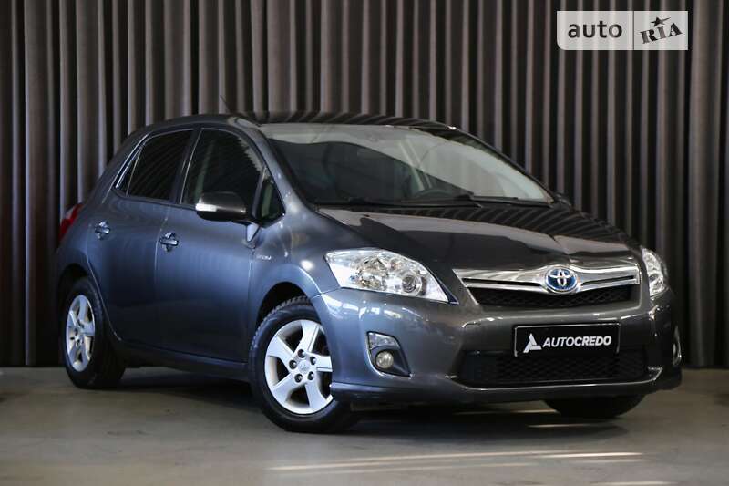 2012 toyota auris