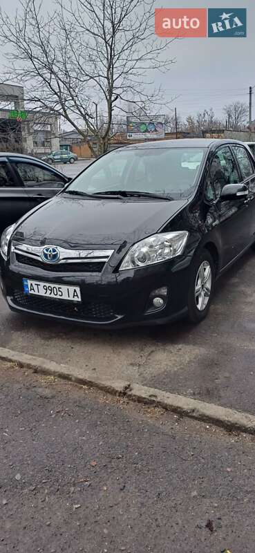 2011 toyota auris
