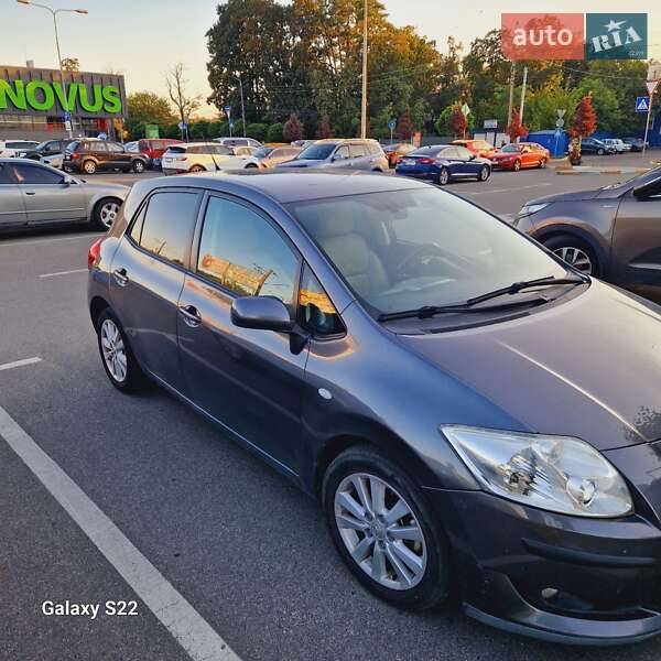 2008 toyota auris