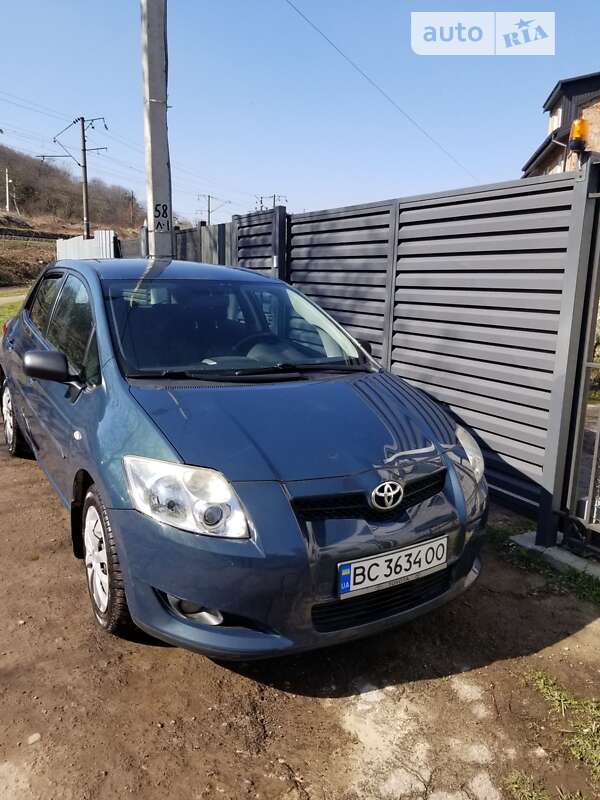 2008 toyota auris