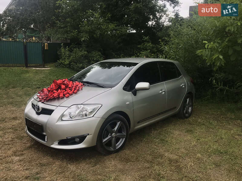 2008 toyota auris