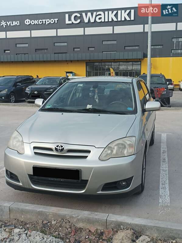 2004 toyota corolla