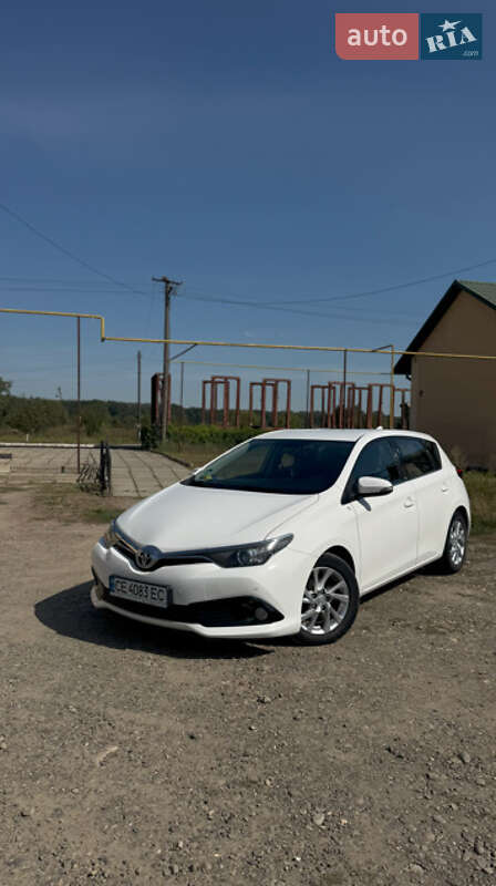 2016 toyota auris