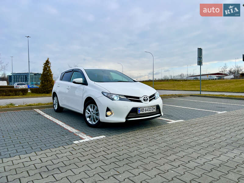 2013 toyota auris