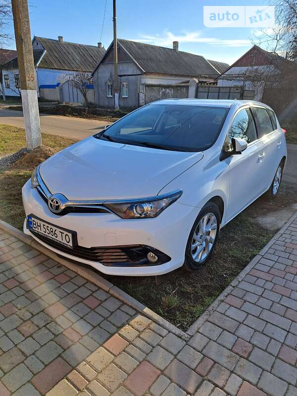 2018 toyota auris