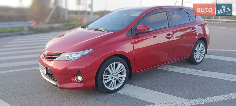 2013 toyota auris