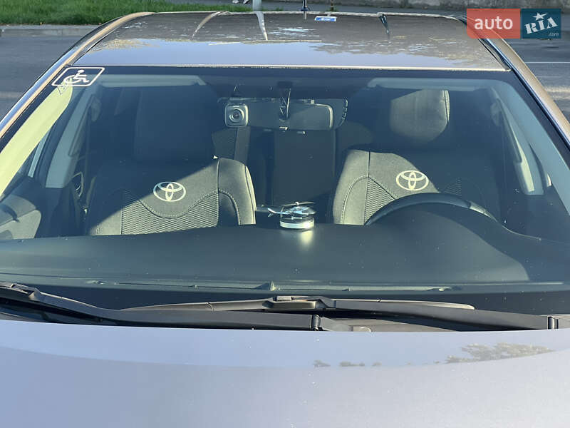 2013 toyota auris