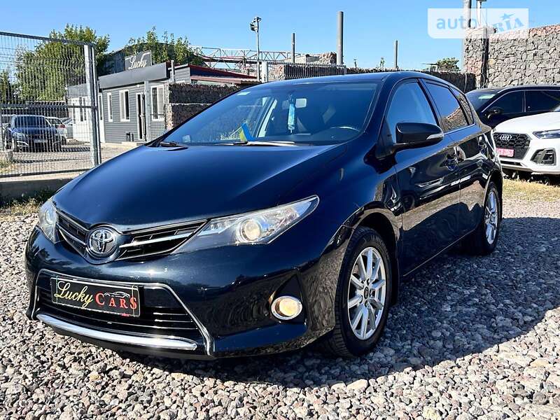 2013 toyota auris