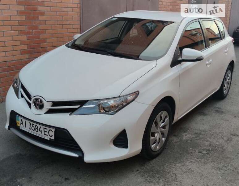 2013 toyota auris
