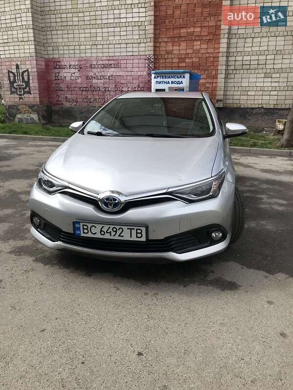 2017 toyota auris