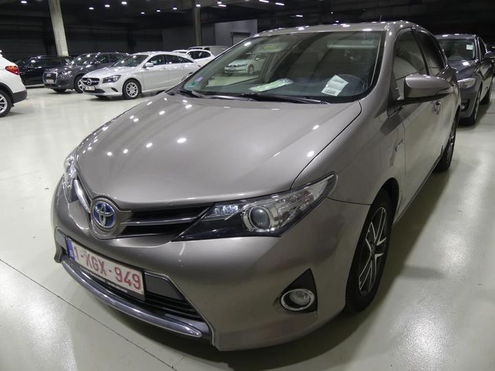 2015 toyota auris