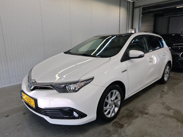 2015 toyota auris