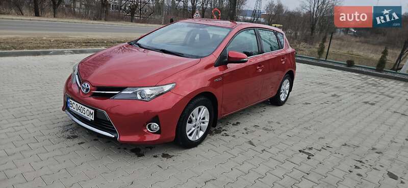 2014 toyota auris