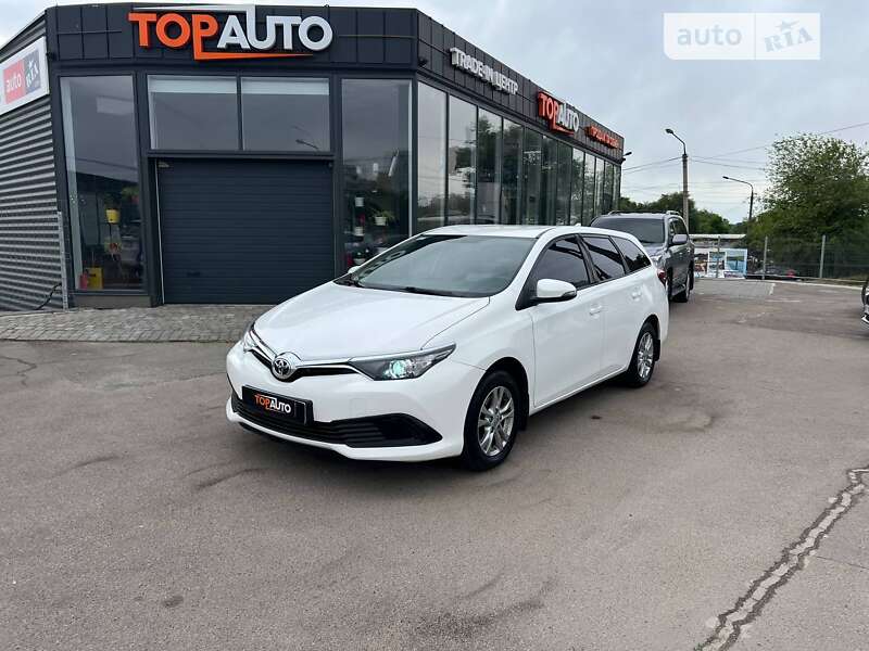 2016 toyota auris