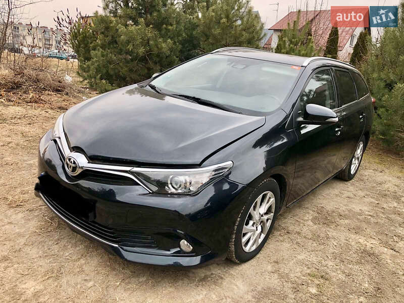 2017 toyota auris