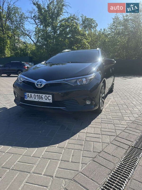 2015 toyota auris
