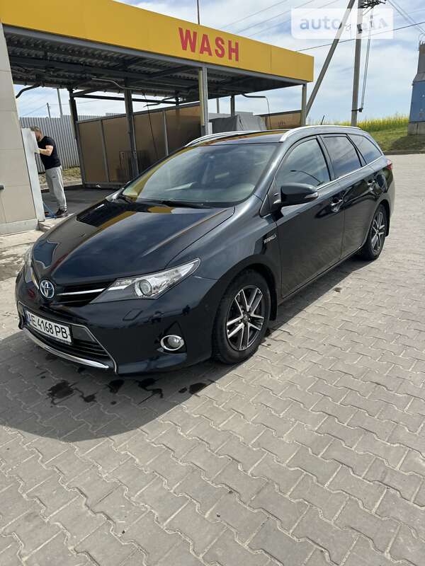 2014 toyota auris