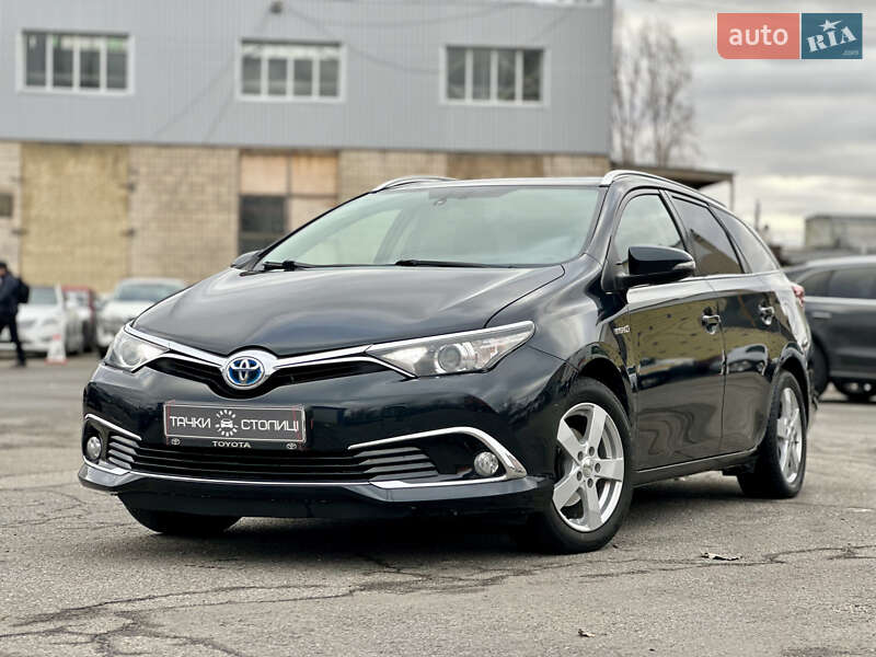 2015 toyota auris
