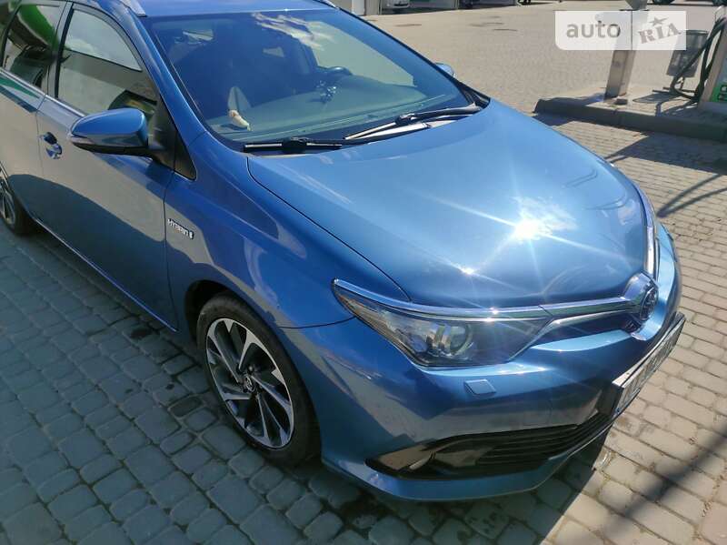 2016 toyota auris
