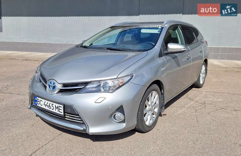 2013 toyota auris