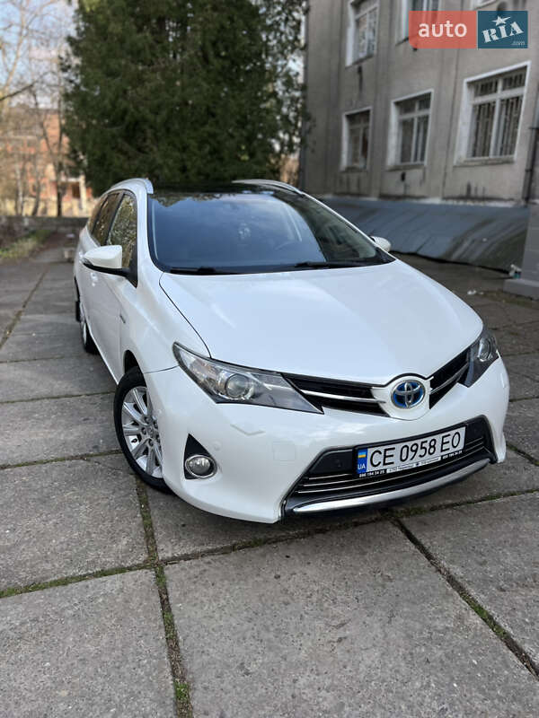 2014 toyota auris
