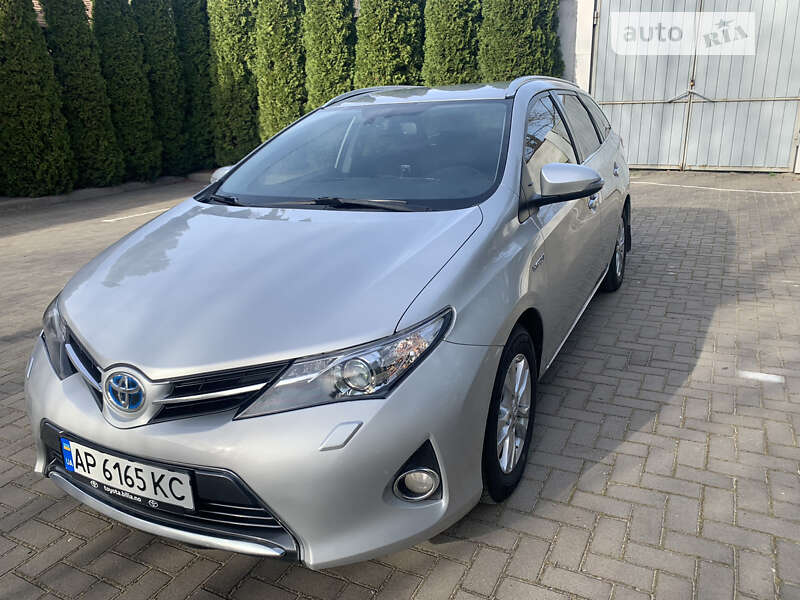 2014 toyota auris