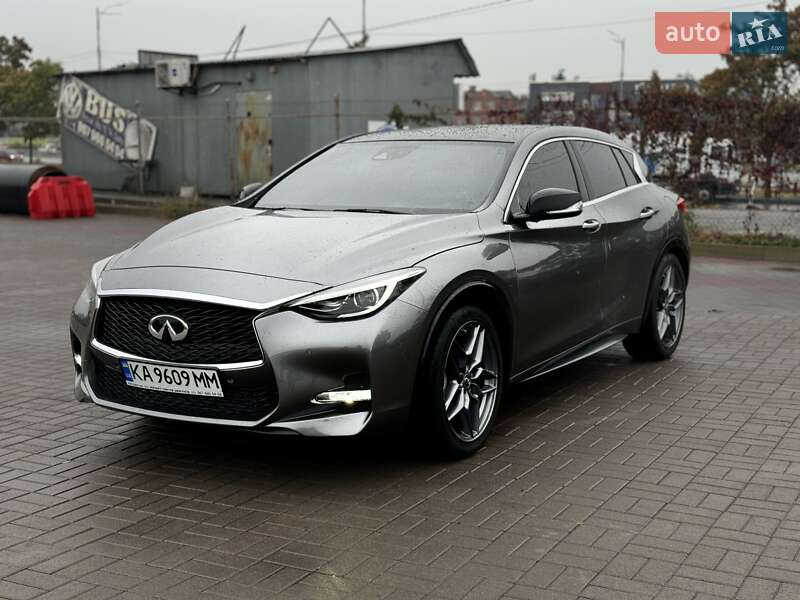 2018 infiniti q30