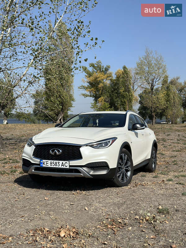 2017 infiniti qx30