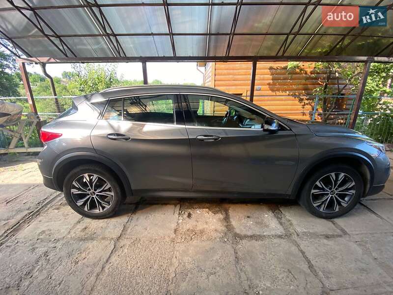 2016 infiniti qx30