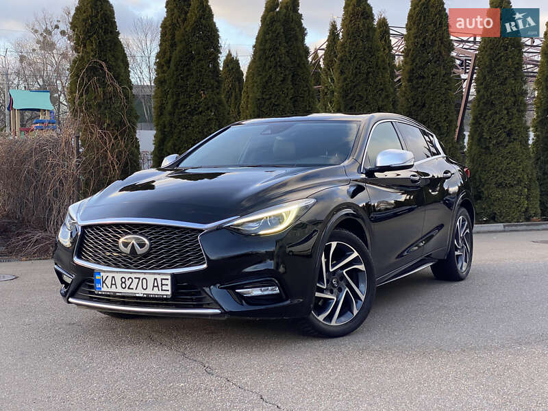 2016 infiniti q30